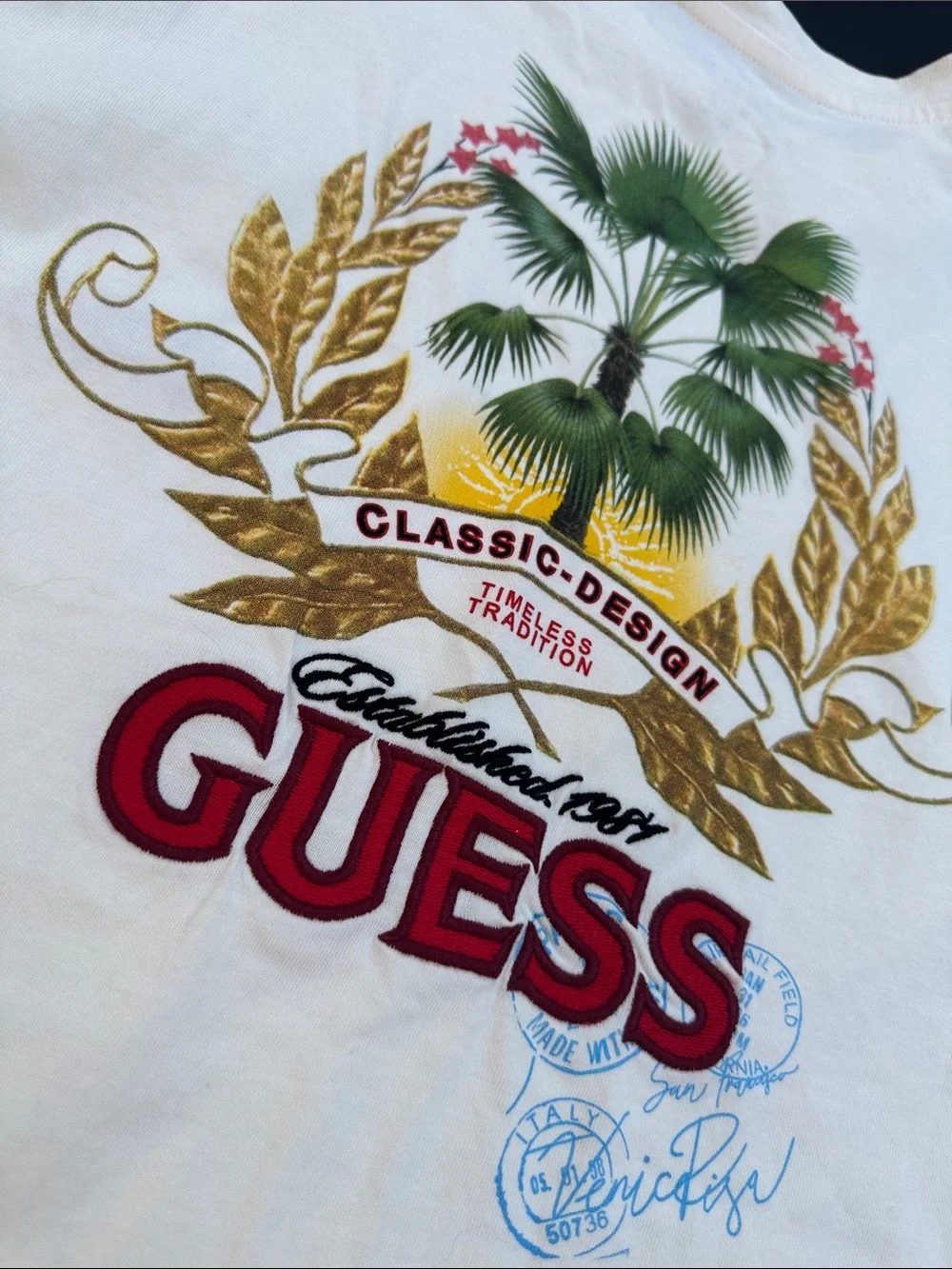 New GUESS White Short-Sleeve Tee with Tropical Crest Graphic SZ L - Picture 5 of 9